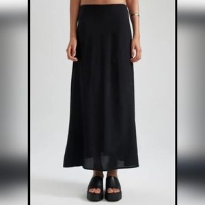 Croft and Barrow long layered black skirt size 14